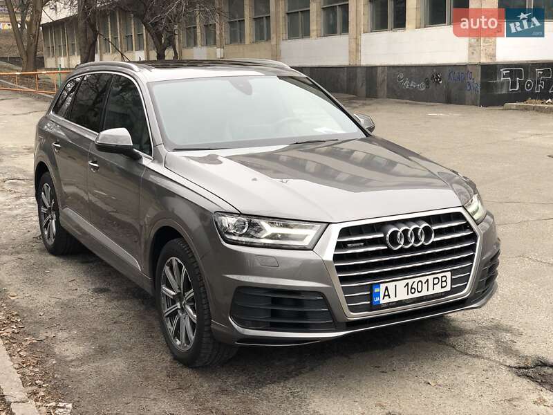 Позашляховик / Кросовер Audi Q7 2016 в Києві