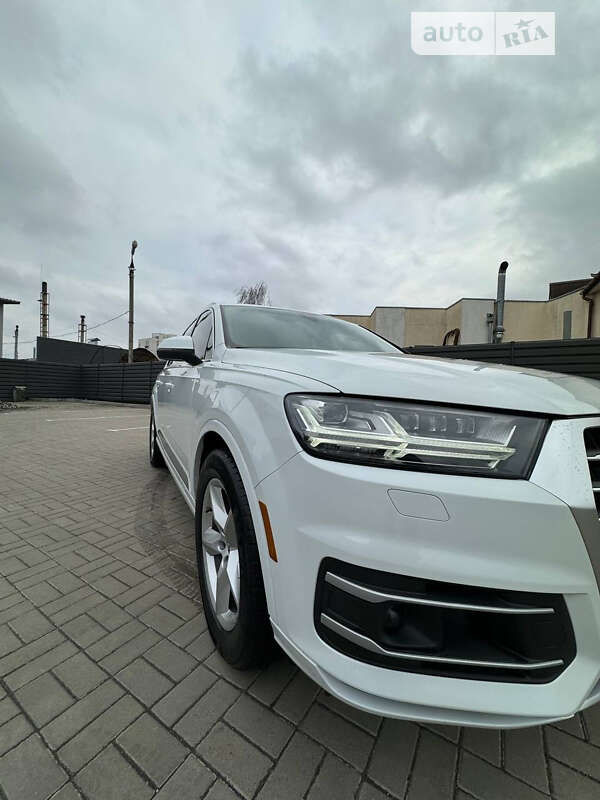 Внедорожник / Кроссовер Audi Q7 2017 в Черкассах