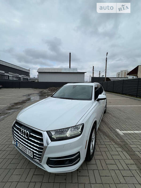 Внедорожник / Кроссовер Audi Q7 2017 в Черкассах