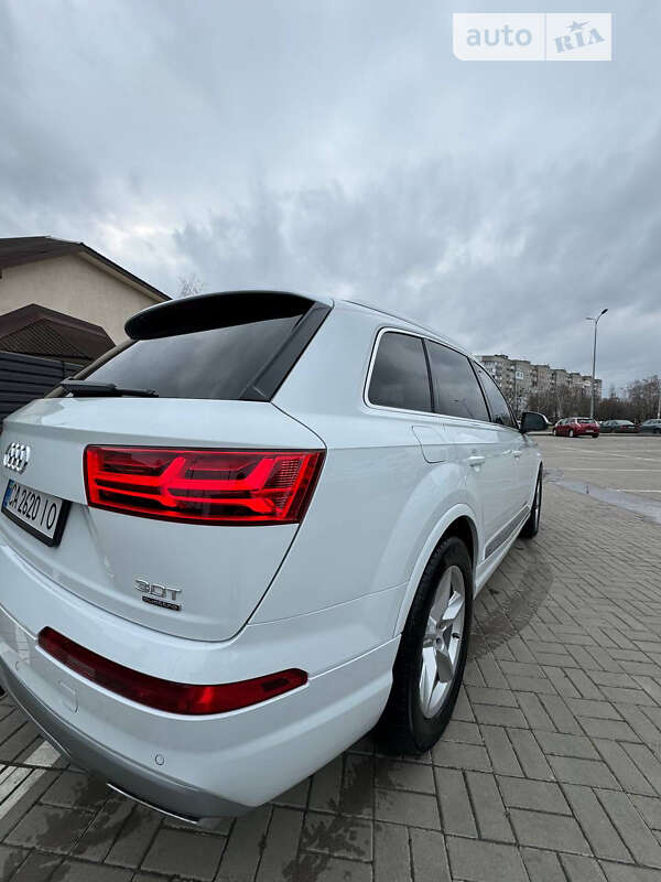 Внедорожник / Кроссовер Audi Q7 2017 в Черкассах