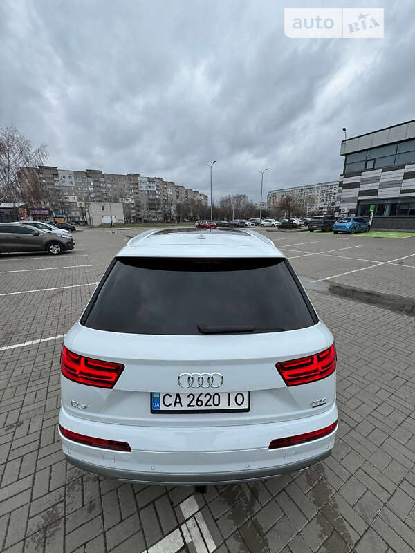 Внедорожник / Кроссовер Audi Q7 2017 в Черкассах