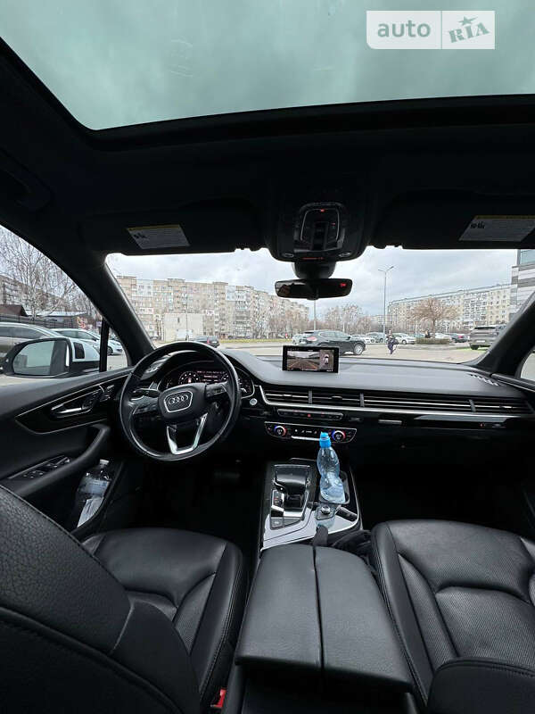 Внедорожник / Кроссовер Audi Q7 2017 в Черкассах