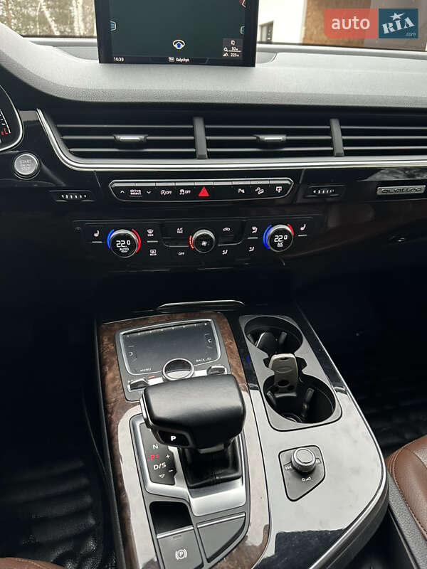 Позашляховик / Кросовер Audi Q7 2016 в Бродах