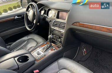 Внедорожник / Кроссовер Audi Q7 2010 в 