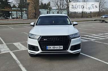 Внедорожник / Кроссовер Audi Q7 2017 в 
