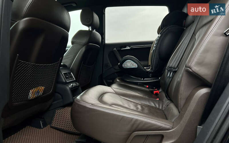 Внедорожник / Кроссовер Audi Q7 2015 в Мукачево