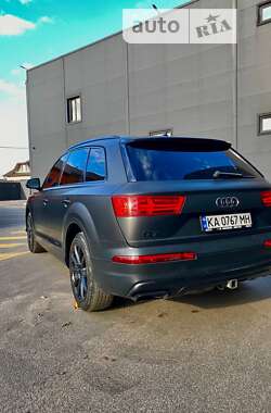 Позашляховик / Кросовер Audi Q7 2016 в Києві