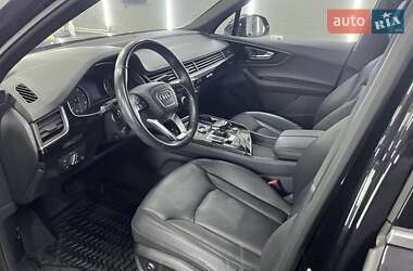 Внедорожник / Кроссовер Audi Q7 2016 в 