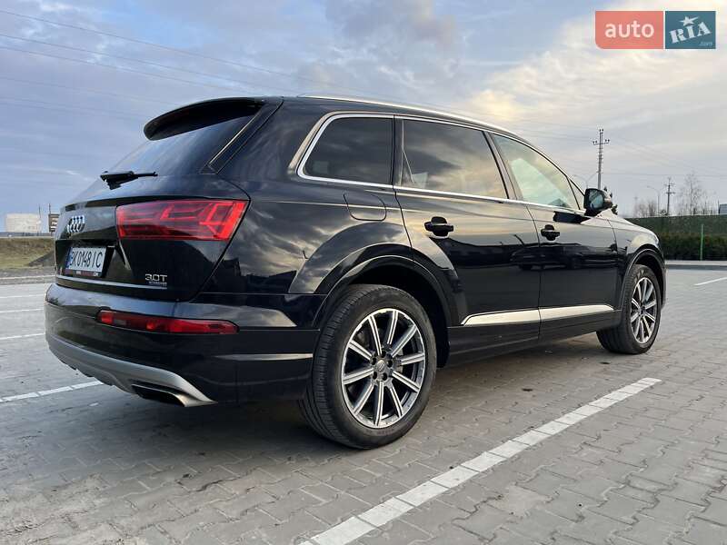 Позашляховик / Кросовер Audi Q7 2017 в Києві