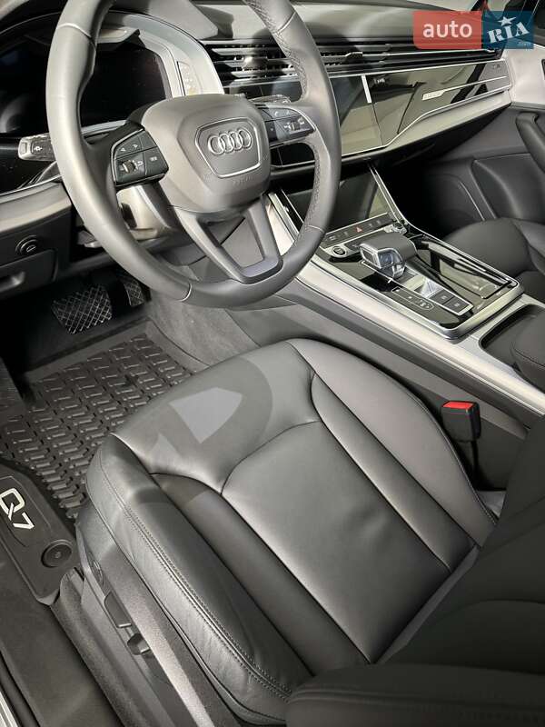 Позашляховик / Кросовер Audi Q7 2022 в Дніпрі