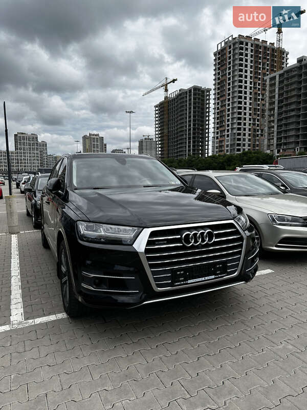 Внедорожник / Кроссовер Audi Q7 2016 в Киеве