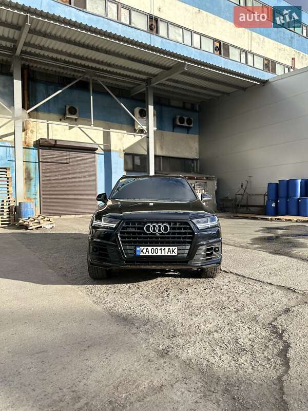 Позашляховик / Кросовер Audi Q7 2016 в Києві