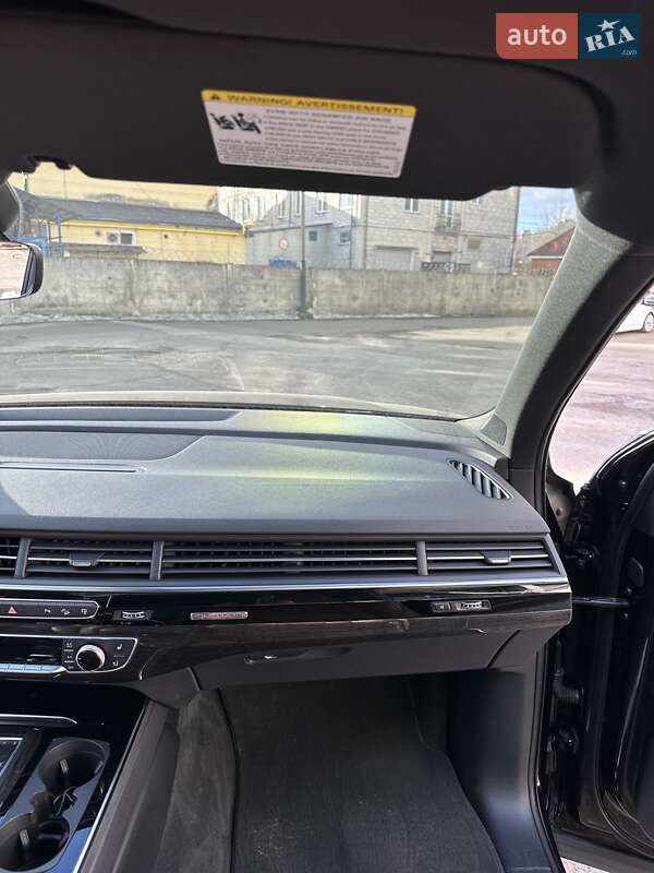 Позашляховик / Кросовер Audi Q7 2016 в Києві