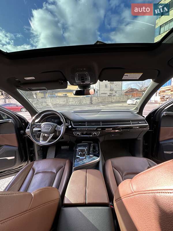 Позашляховик / Кросовер Audi Q7 2016 в Києві