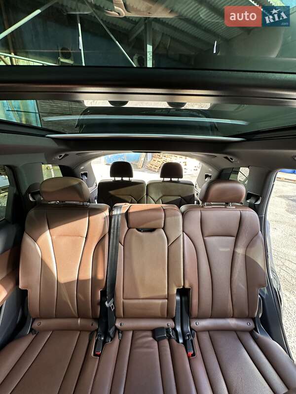 Позашляховик / Кросовер Audi Q7 2016 в Києві