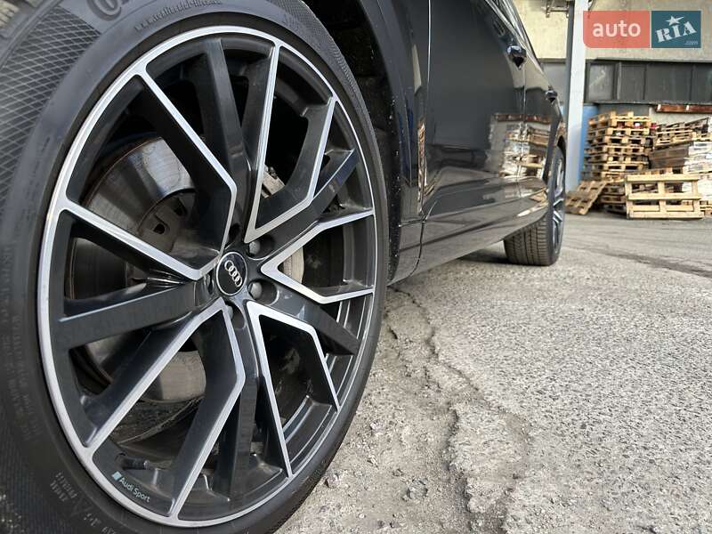 Позашляховик / Кросовер Audi Q7 2016 в Києві
