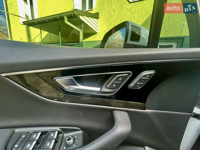 Внедорожник / Кроссовер Audi Q7 2018 в Трускавце