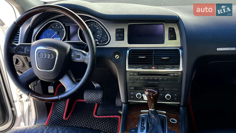 Внедорожник / Кроссовер Audi Q7 2007 в Запорожье