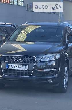 Внедорожник / Кроссовер Audi Q7 2006 в Тячеве