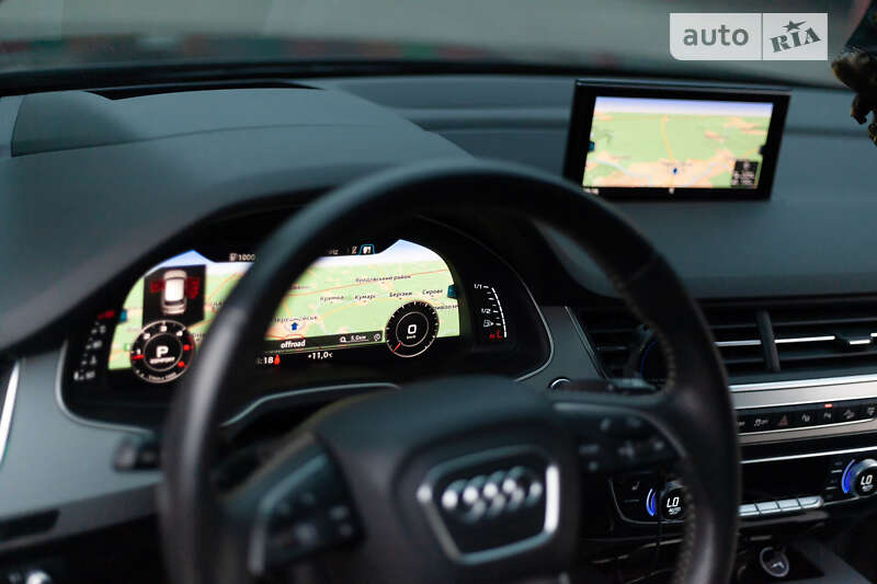Внедорожник / Кроссовер Audi Q7 2015 в Первомайске