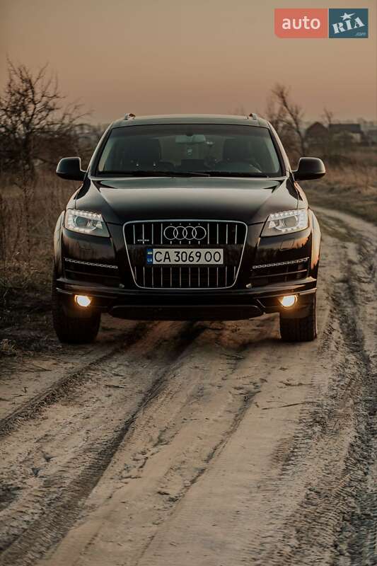 Внедорожник / Кроссовер Audi Q7 2015 в Черкассах