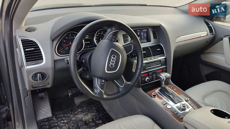 Внедорожник / Кроссовер Audi Q7 2015 в Бродах