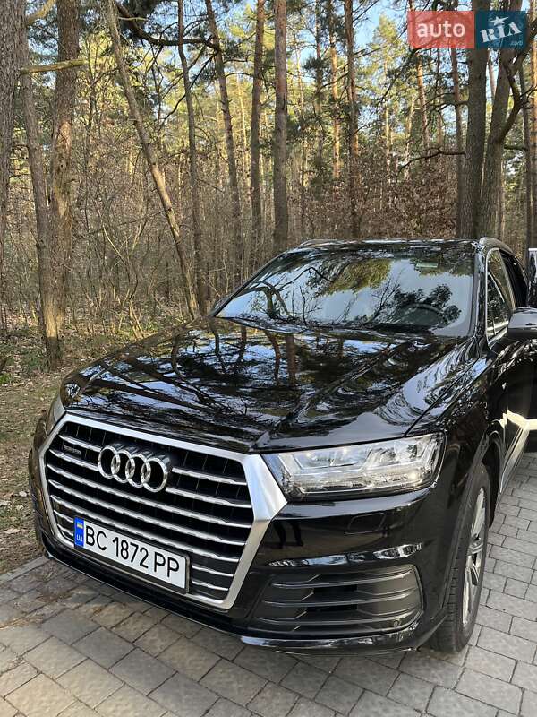 Позашляховик / Кросовер Audi Q7 2018 в Львові