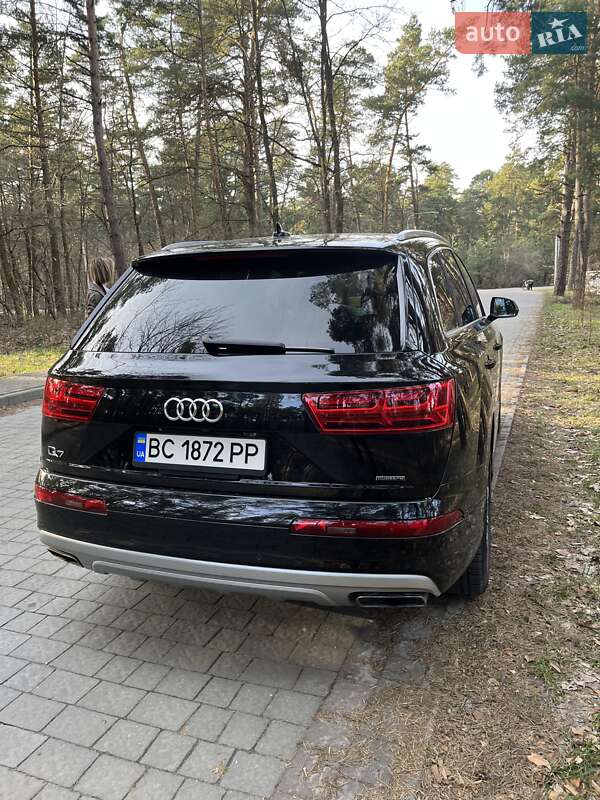 Позашляховик / Кросовер Audi Q7 2018 в Львові