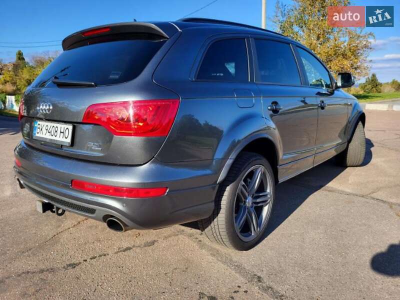 Позашляховик / Кросовер Audi Q7 2015 в Черкасах