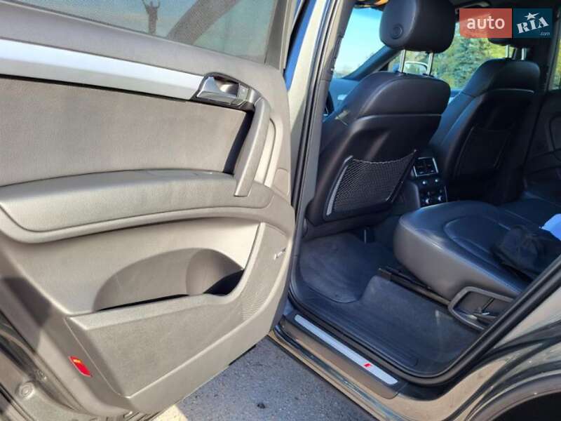 Позашляховик / Кросовер Audi Q7 2015 в Черкасах