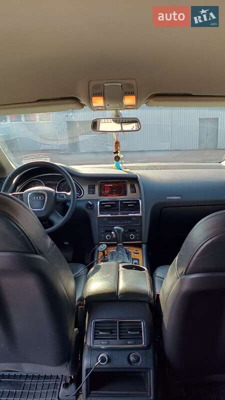 Внедорожник / Кроссовер Audi Q7 2006 в Киеве