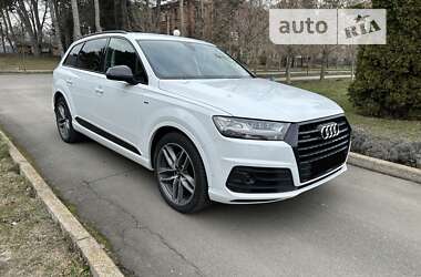 Внедорожник / Кроссовер Audi Q7 2017 в Умани