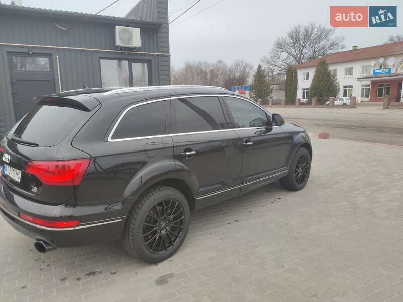 Внедорожник / Кроссовер Audi Q7 2011 в Березане