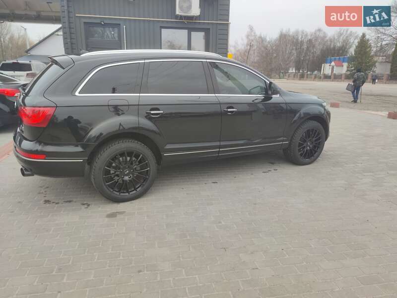 Внедорожник / Кроссовер Audi Q7 2011 в Березане