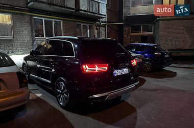 Внедорожник / Кроссовер Audi Q7 2016 в 