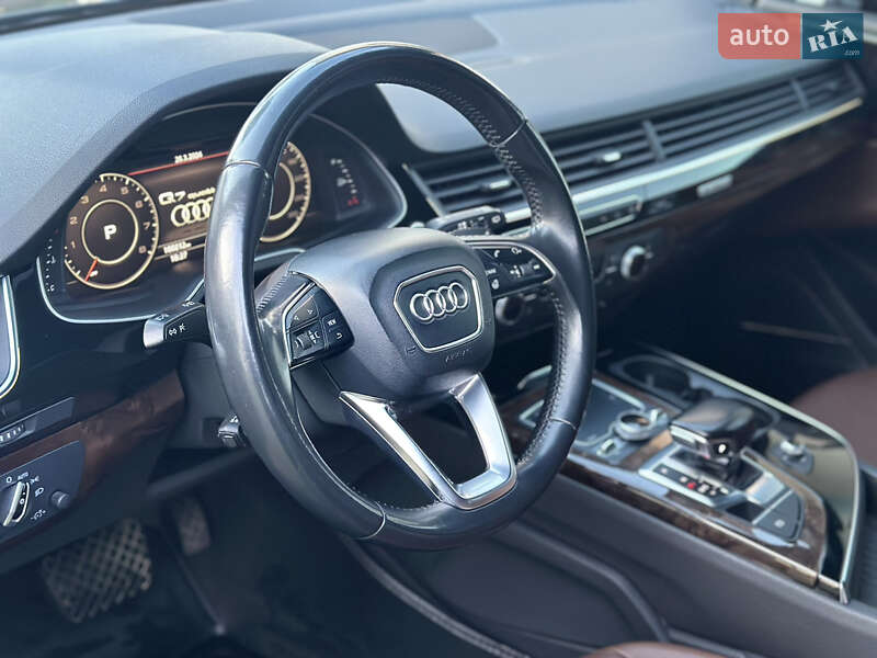 Позашляховик / Кросовер Audi Q7 2016 в Бродах