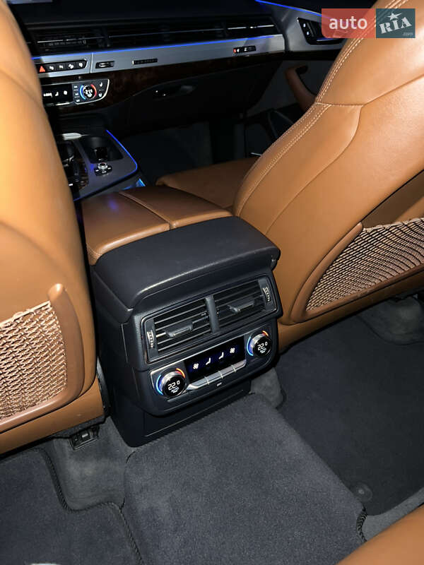 Внедорожник / Кроссовер Audi Q7 2016 в Луцке