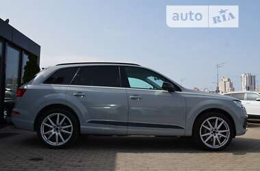 Внедорожник / Кроссовер Audi Q7 2015 в Киеве