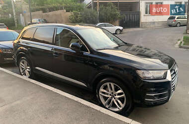Внедорожник / Кроссовер Audi Q7 2018 в 