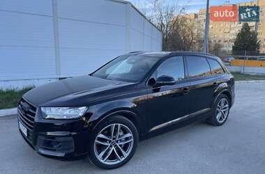 Позашляховик / Кросовер Audi Q7 2017 в 