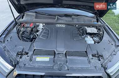Позашляховик / Кросовер Audi Q7 2017 в 
