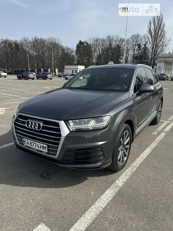 Позашляховик / Кросовер Audi Q7 2018 в Києві