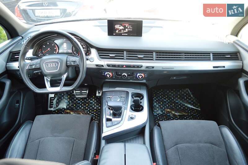 Внедорожник / Кроссовер Audi Q7 2017 в Одессе