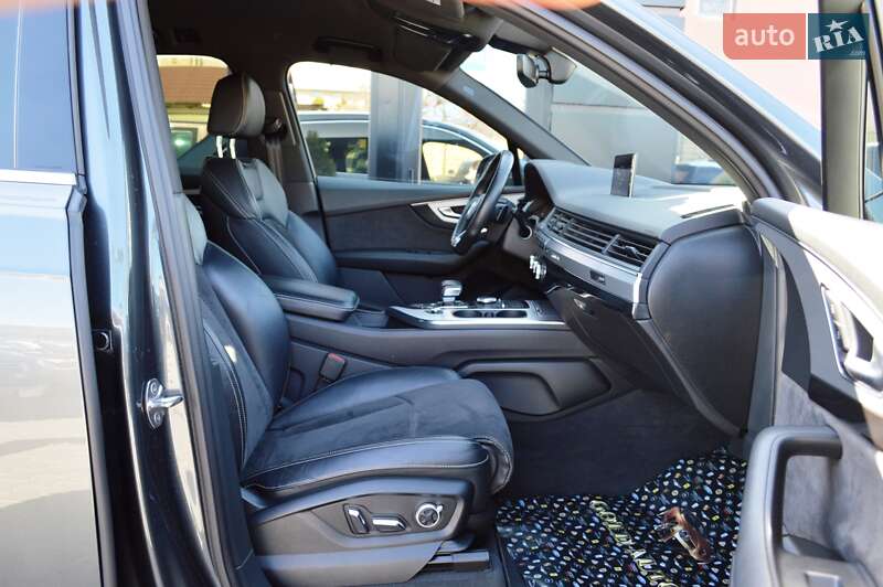Внедорожник / Кроссовер Audi Q7 2017 в Одессе