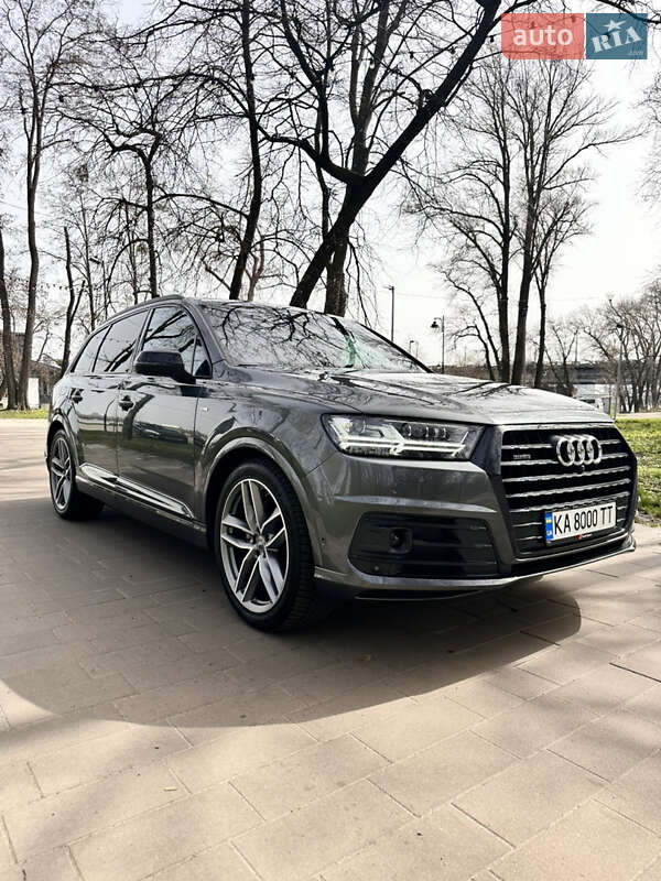 Позашляховик / Кросовер Audi Q7 2019 в Києві