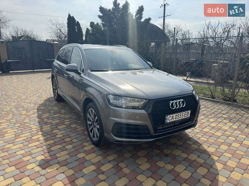 Позашляховик / Кросовер Audi Q7 2016 в Києві