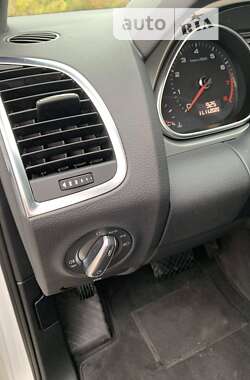 Внедорожник / Кроссовер Audi Q7 2015 в 