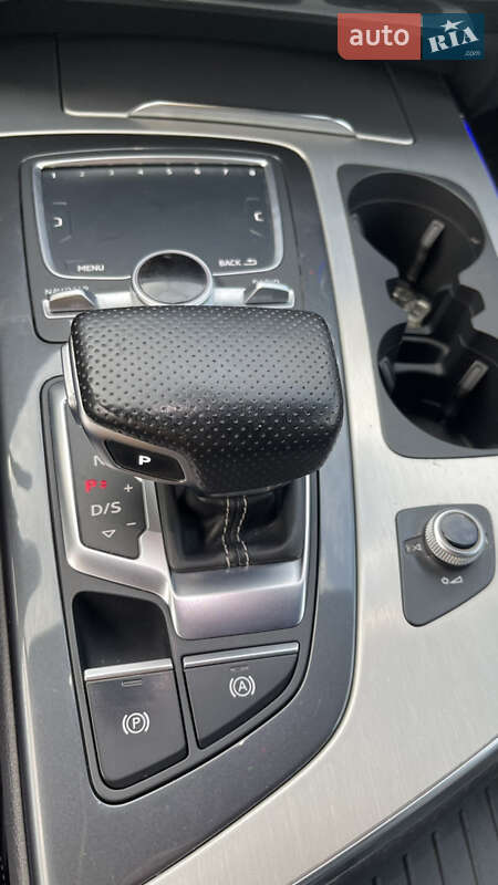 Позашляховик / Кросовер Audi Q7 2017 в Києві