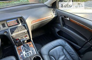 Внедорожник / Кроссовер Audi Q7 2015 в 