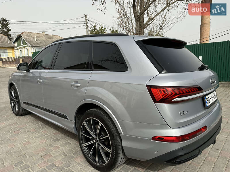Позашляховик / Кросовер Audi Q7 2020 в Заліщиках